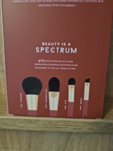 SPECTRUM 4 piece makeup brush set