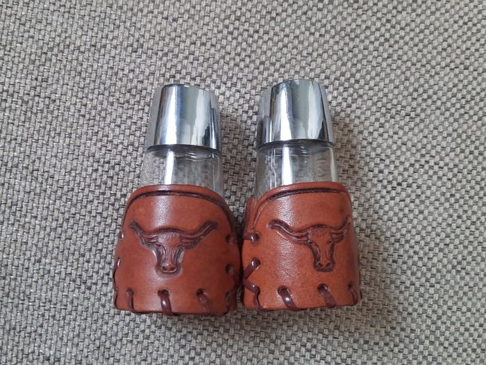 Vintage Salt and Pepper Bamco Longhorn Design Leather covered circa 1980 made in Mexico FREE STANDARD POSTAGE INCLUDED