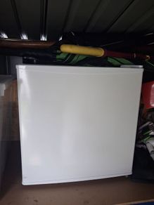 Desktop fridge