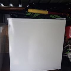 Desktop fridge