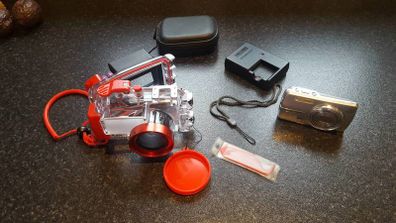 Camera with waterproof case up to 50m depth