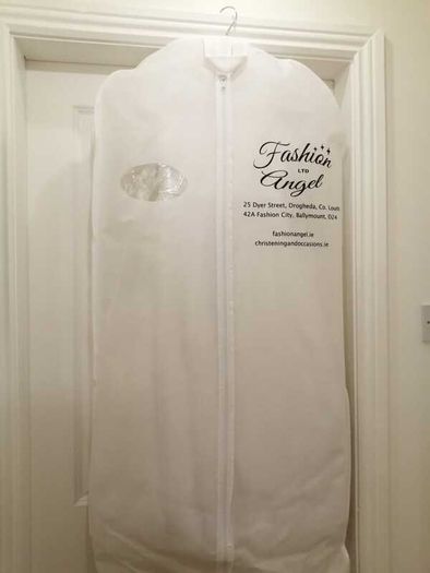 Communion Dress as good as new 120 euro.