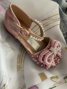 Pink pearl bow shoe