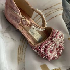 Pink pearl bow shoe