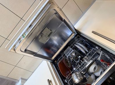 Indesit Dishwasher model DWL-DEA701-B