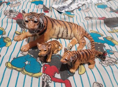 Vintage AAA Tiger family