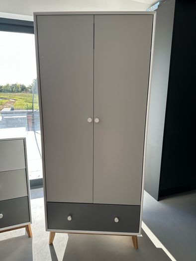 Bedroom Furniture Set