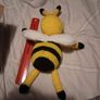 hand knitted bee Image 3