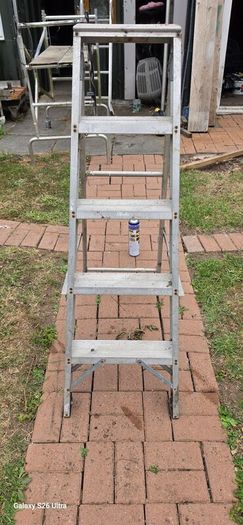 Light ladder