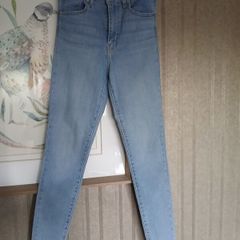 Levis mile high super skinny jeans  New condition