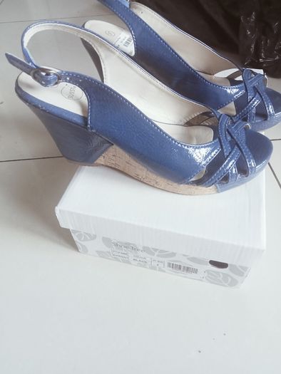 Size 4 wedge shoes 3 pairs for 25 euro