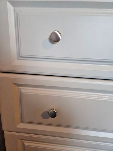 Chest of drawers