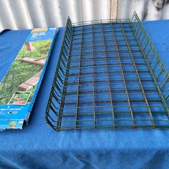 4 Bird table anchor pegs and 4 plant trays