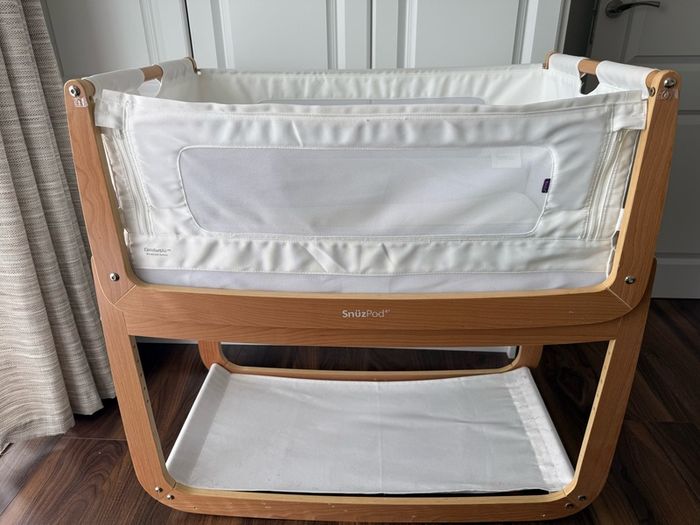 Snuz Pod 4 with mattress, protector, fitted sheets and more