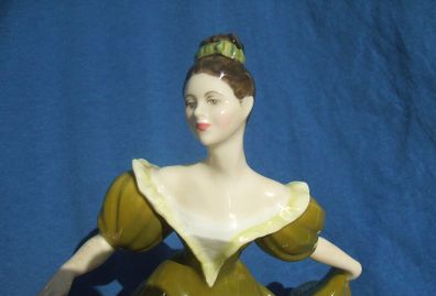 LYNNE (Royal Doulton HN 2329) - a finely produced figurine (1970's / 1980's). 7 3/16" (182mm) height.
