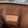 women bag Image 4