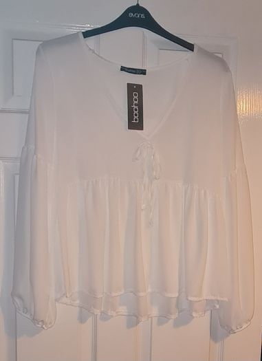 BOOHOO Ivory Top. Size 14. New