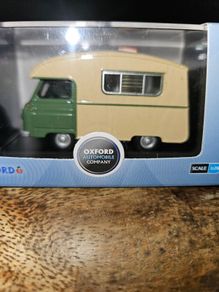 Oxford Diecast Morris J2 Paralanian Camper 1963 1.76 Scale