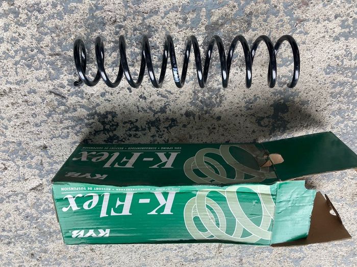 volvo V40 rear spring