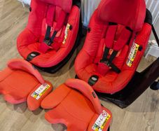 Maxi Cosi Axissfix Plus 360 car seats