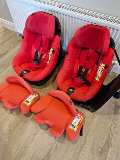 Maxi Cosi Axissfix Plus 360 car seats
