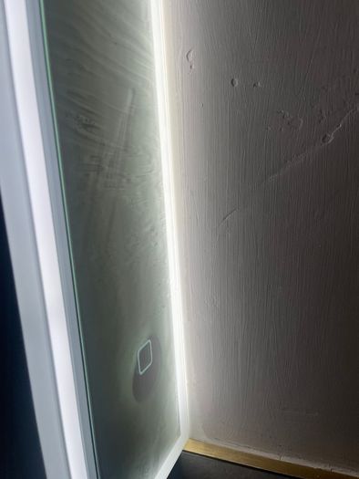 HiB mirrored Bluetooth LED bathroom cabinet [BROKEN]