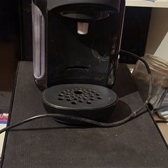 tassimo coffee pod machine with ever rich tray and 18 pods included