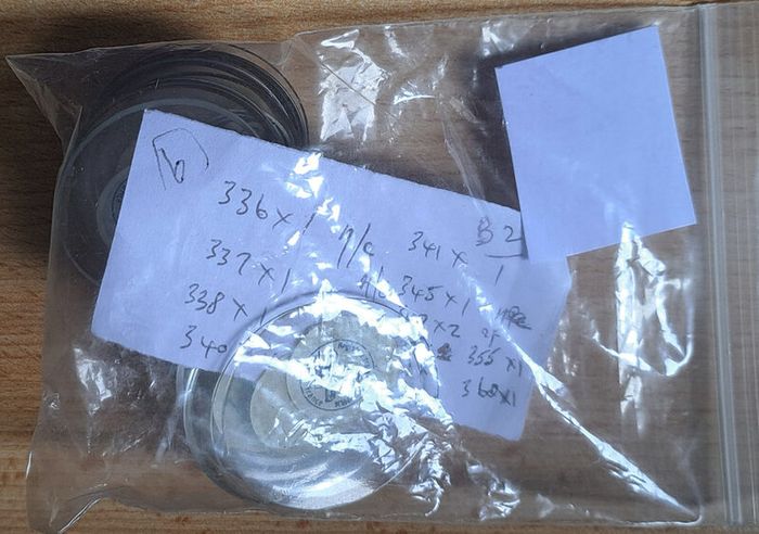 Lot of 17x Glass Crystals for Hunter and Open Face Cases