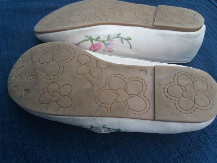Girls ivory casual shoes, size 11