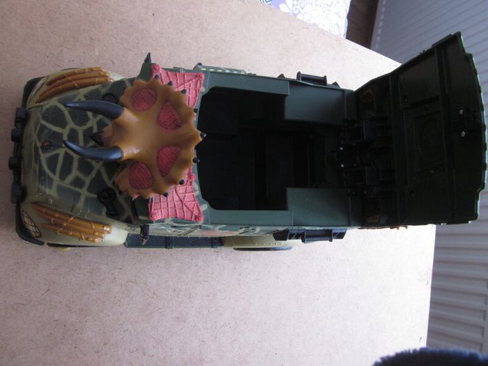 Teenage Mutant Ninja Turtles Tricera Tank+