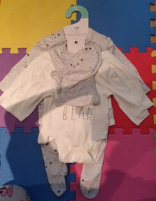 Newborn set of 6 unisex clothes!
