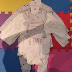 Newborn set of 6 unisex clothes!