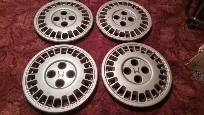 4 x Genuine Honda Accord  14 Inch Bolt on Hubcaps Wheel Trims Covers
