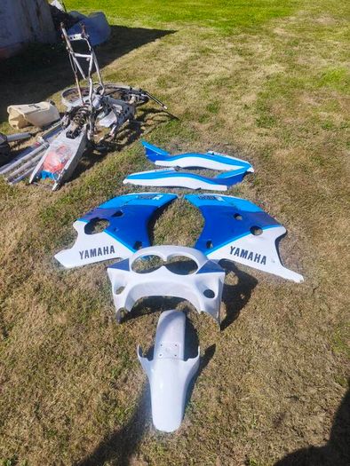 Yamaha fzr250 3ln fairings