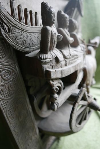 Ancient Chinese Bas-relief in Oak - Chinese Hand Carved Oak ,Antique Wall Art. (big thick and heavy) 22,8" x 21,5" thickness 8"