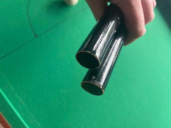 Mini pool table