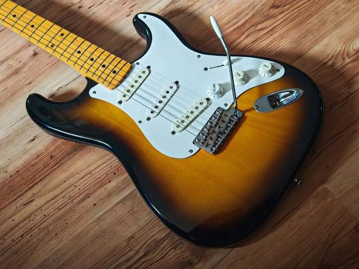 Fender Japan Vintage Series '57 Stratocaster (Delivery available)
