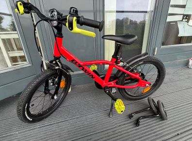 B'TWIN Racing 900 kids bike with stabilisers