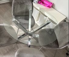Dining Table & 4 Chairs