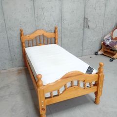 3 single pine beds