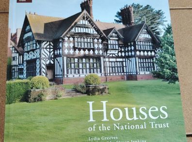 Houses of the National Trust Hardback (2013 Revised Edition) - Lydia Greeves