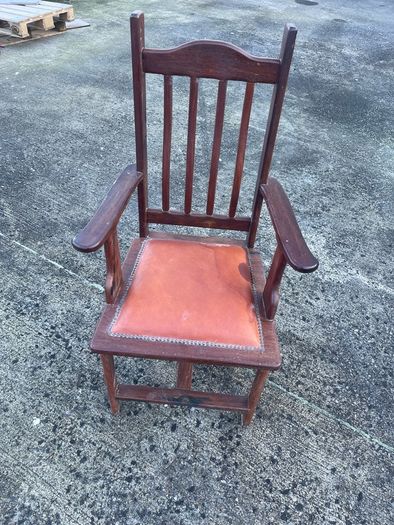 Collection of 8 Chairs