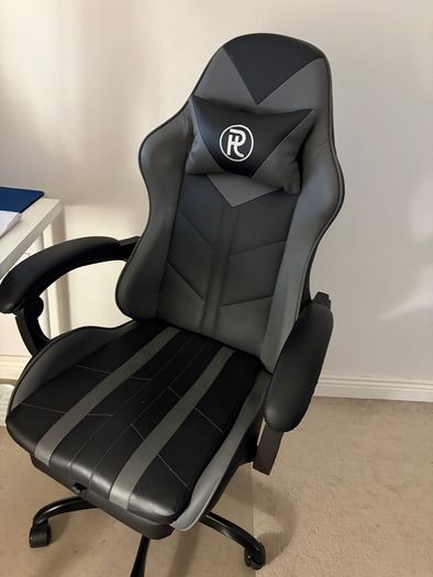 office chair / gaming chair