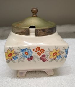 Lancasters jam pot with lid