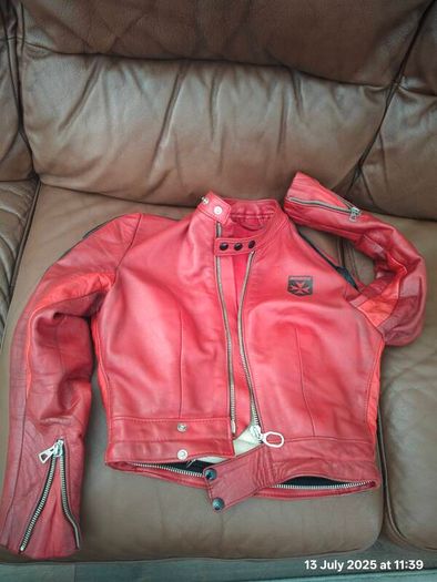 Ladies leather motorbike suit