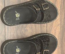 Dr. Martens sandal