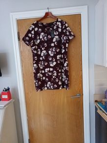 New Look Berry Floral  Tunic Style Dress. S.16.   B.N.W.T