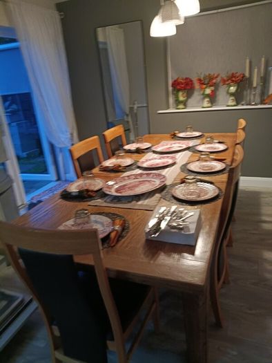 wood  table and chairs 6 chairs