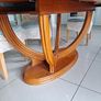 Diningroom table Image 5