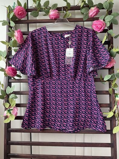 top Bnwt size 12 navy & pink short sleeve vintage inspired top Marc Angelo
